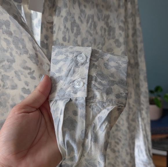 78.Calvin Klein White Leopard Print Button Down Shirt - Picture 3 of 5